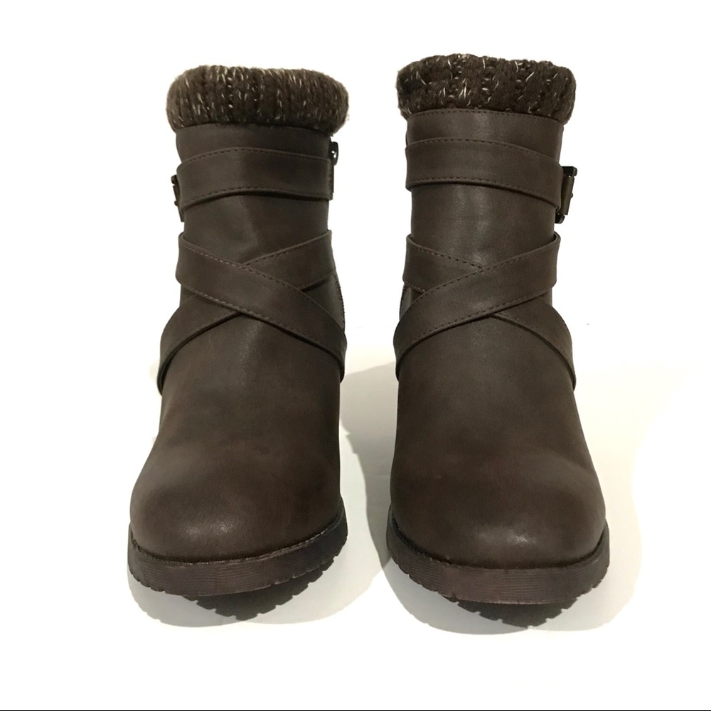 NWT Strappy Sweater Cuff Chunky Heel Ankle Boots - Picture 9 of 16